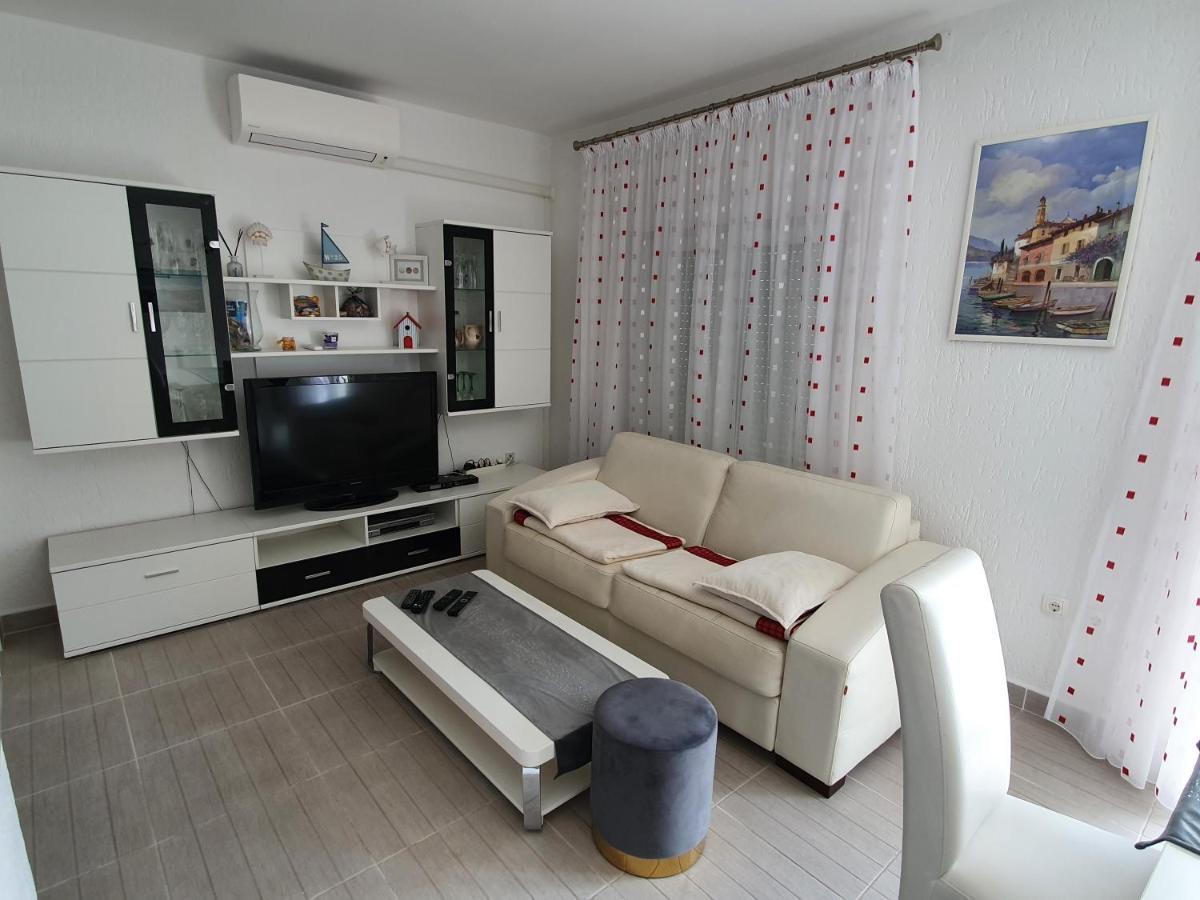 Apartmani Bozic-Tokic Krk Town Exterior foto