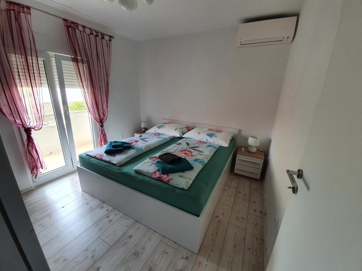 Apartmani Bozic-Tokic Krk Town Exterior foto
